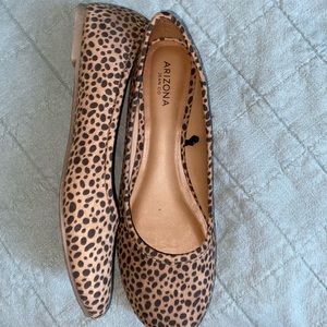 Brand new Arizona flats